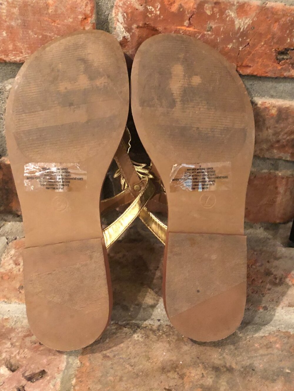 Lilly Pulitzer pineapple🍍gold sandals Size 7 - Picture 6 of 7